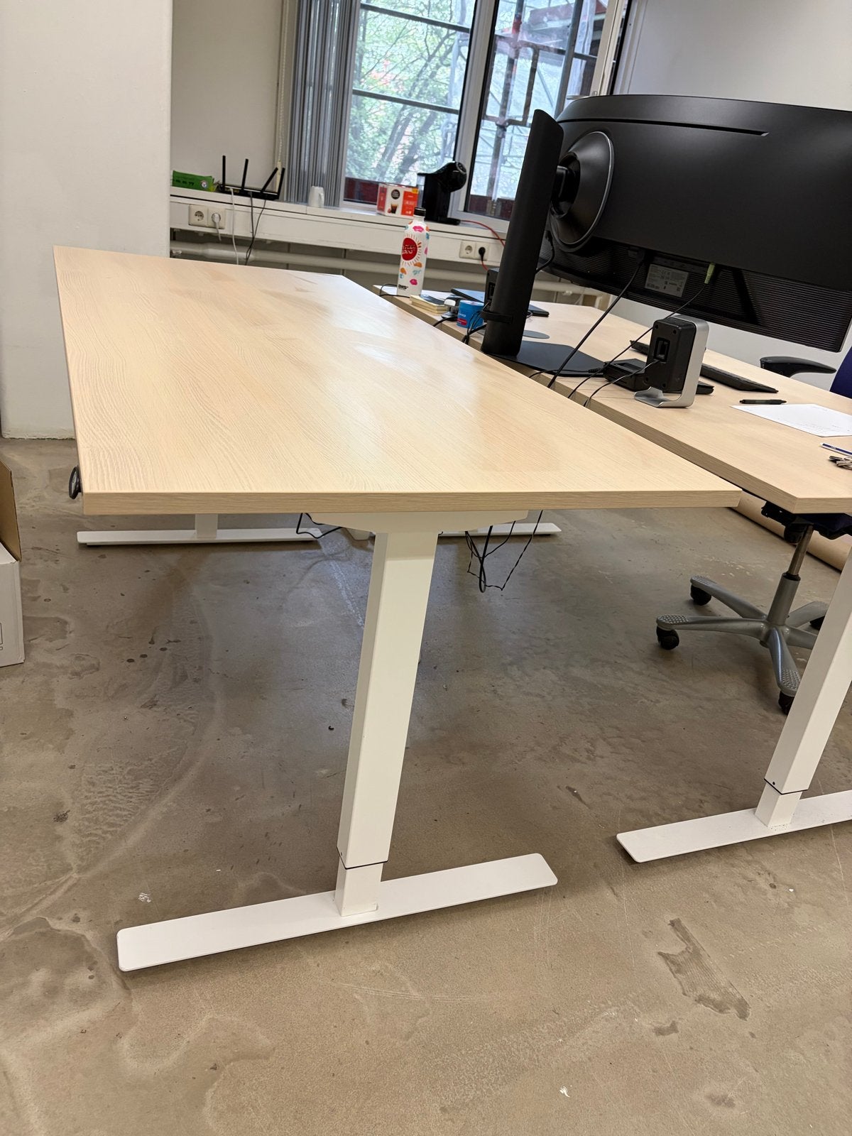 Elektrisch verstelbare zit/sta tafel met eiken blad, Werkplek, Ophalen, Gebruikt, Tafel