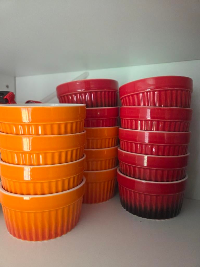 Set van 14 Ovenvaste Schaaltjes - Rood & Oranje, Overige typen, Ophalen of Verzenden, Zo goed als nieuw, Steen/keramiek