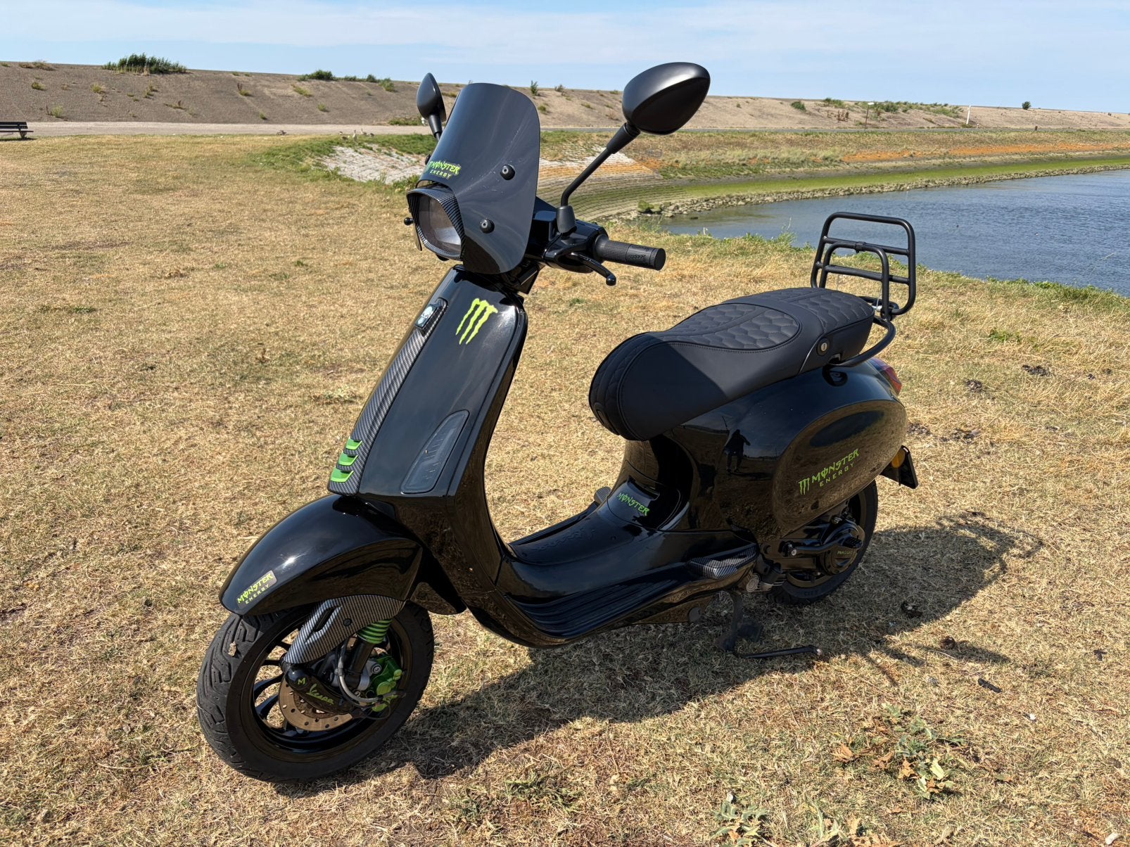 Vespa sprint zwart monster edition bj 2016 12k, Ophalen, Zo goed als nieuw, Benzine, Vespa