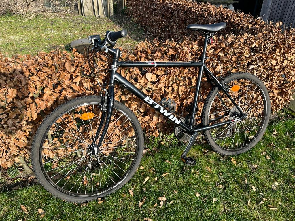 Mountainbike - B’TWIN Rockrider 300 - Weinig kilometers, Fietsen en Brommers, Zo goed als nieuw, Geen vering, 53 tot 57 cm, Ophalen