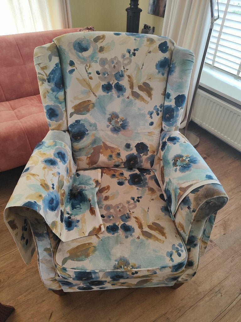 gratis gebloemde oor fetauil, Ophalen, Gebruikt, Overige materialen, 50 tot 75 cm
