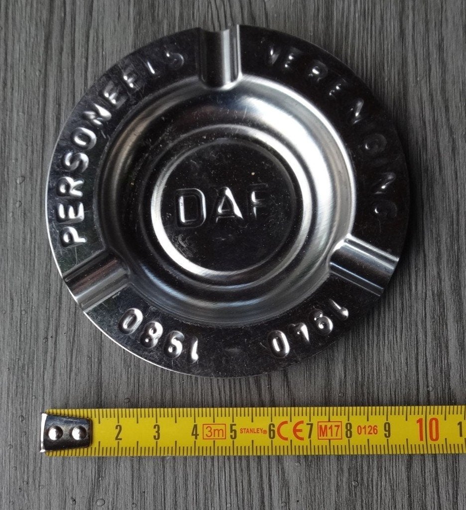 45 jaar oude DAF asbak   (Personeelsvereniging 1940-1980), Verzamelen, Ophalen of Verzenden, Zo goed als nieuw, Auto's