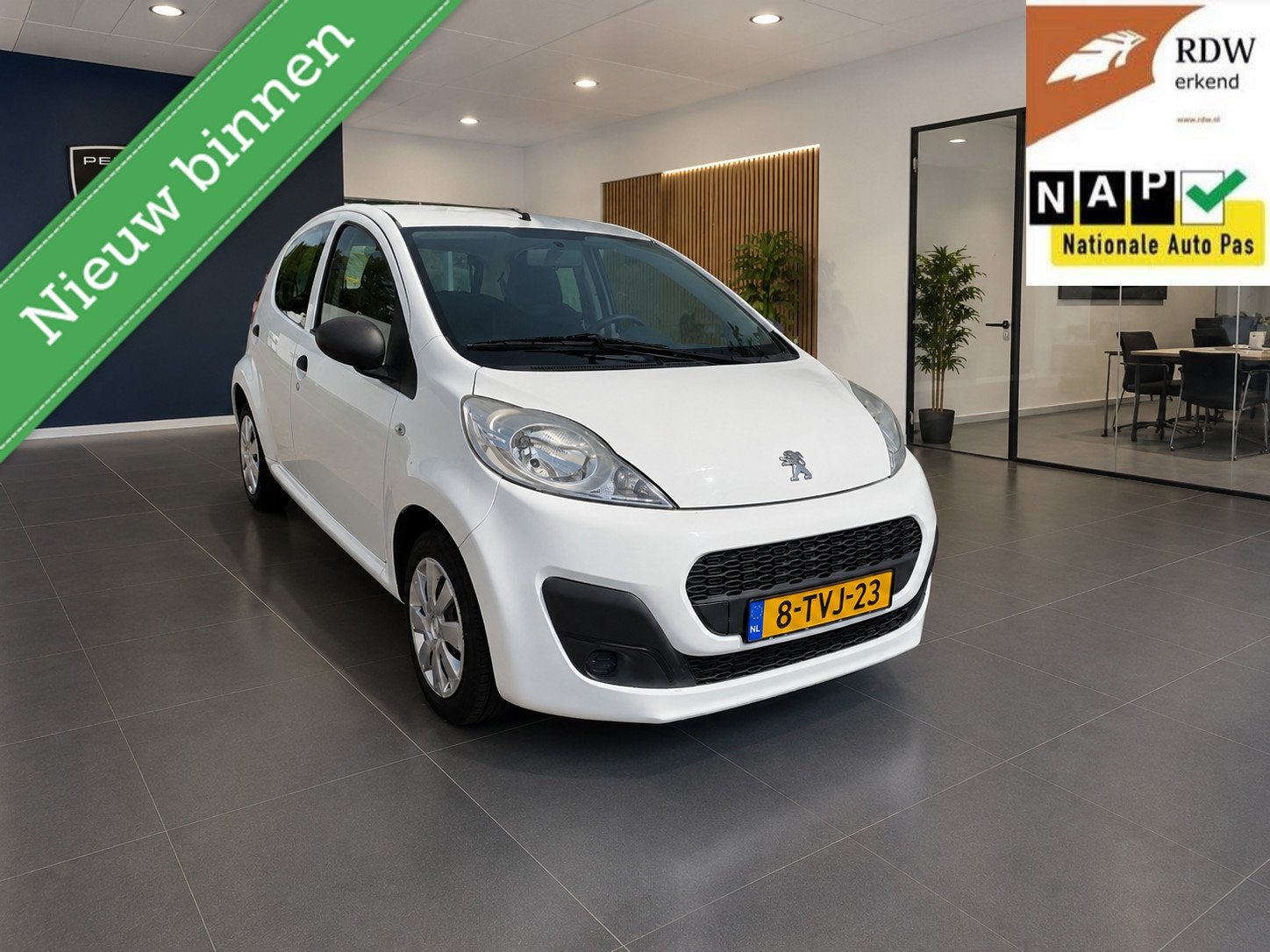 Peugeot 107 1.0 Accent 2014 69dkm NAP FACELIFT Airco/Carplay, Euro 5, Gebruikt, Origineel Nederlands, Bedrijf