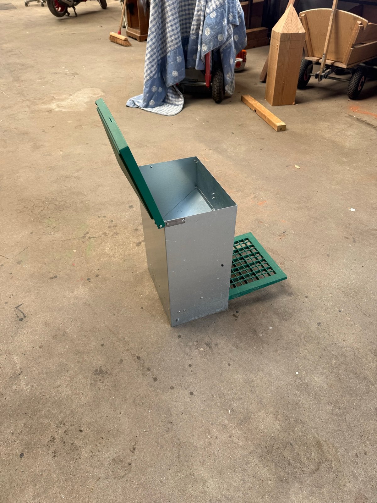Feedomatic 12 kg met ratguard!, Ophalen, Zo goed als nieuw, Drinken en Voederen