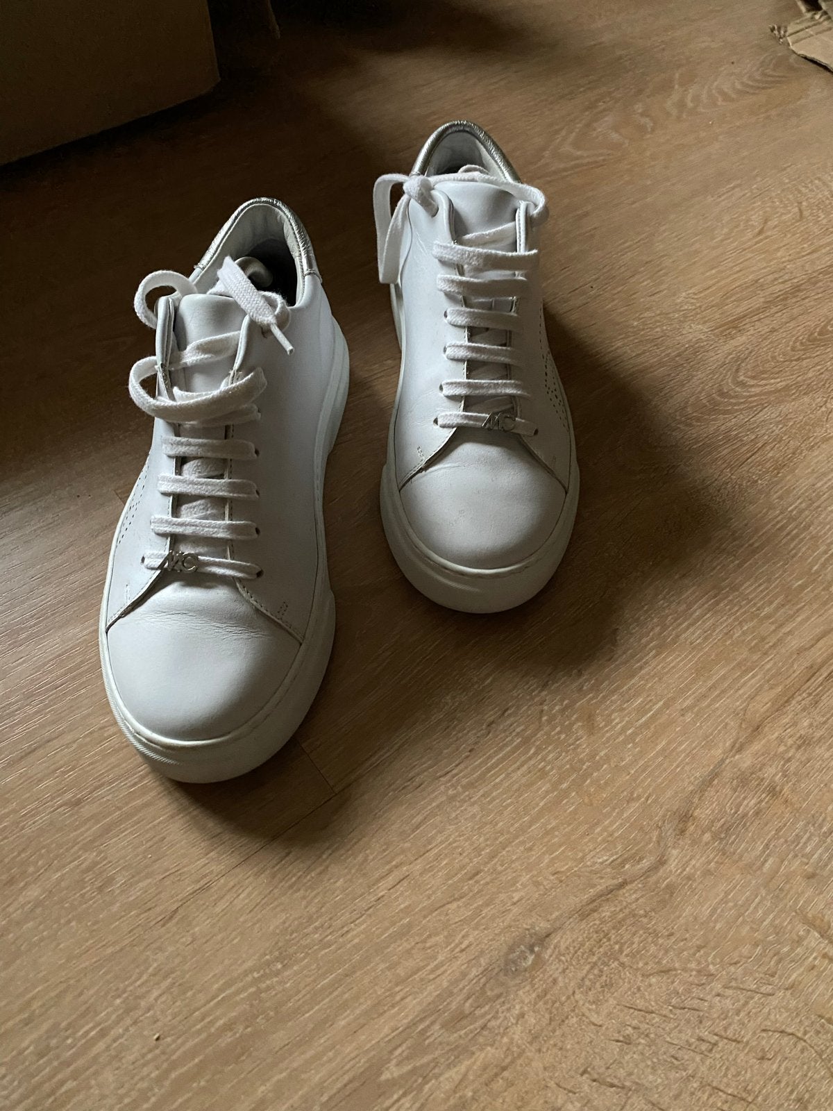 Marc Cain witte leren sneakers - Maat 37, Kleding | Dames, Schoenen, Nieuw, Sneakers of Gympen, Wit, Verzenden