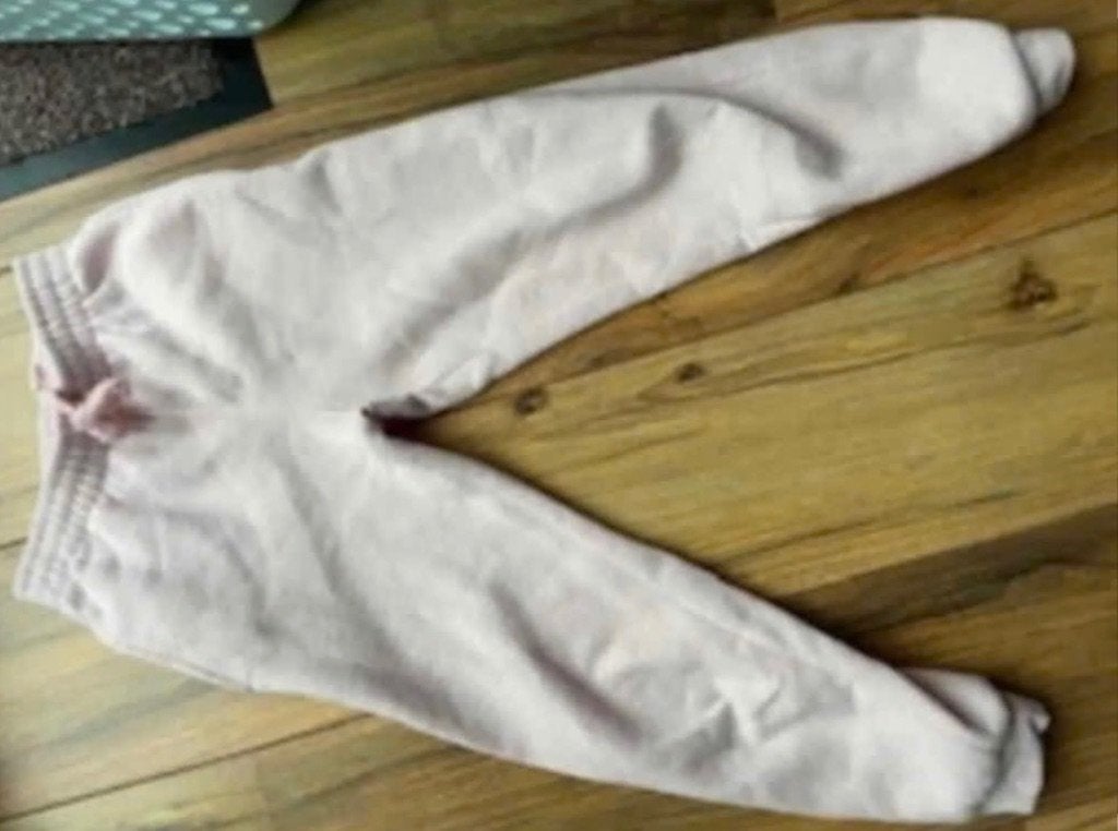 Roze joggingbroek in maat 122/128, Kinderen en Baby's, Kinderkleding | Maat 122, Ophalen, Gebruikt, Meisje, Broek