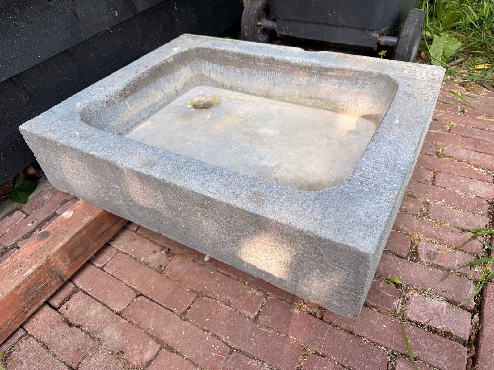 Antieke hardstenen wasbak / trog, Ophalen