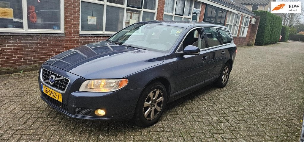 Volvo V70 2.0 T5 Kinetic Goed lezen handelsprijs /meeneempri, Auto's, Volvo, Euro 5, 4 cilinders, Blauw, 84 €/maand
