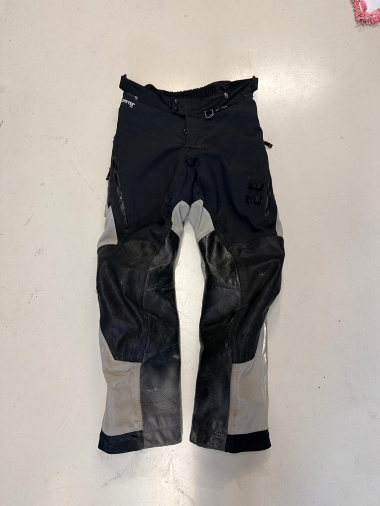 Klim Adventure Rally Gore-Tex Pro broek – maat 38 Tall, Motoren, Kleding | Motorkleding, Ophalen of Verzenden, Tweedehands, Heren