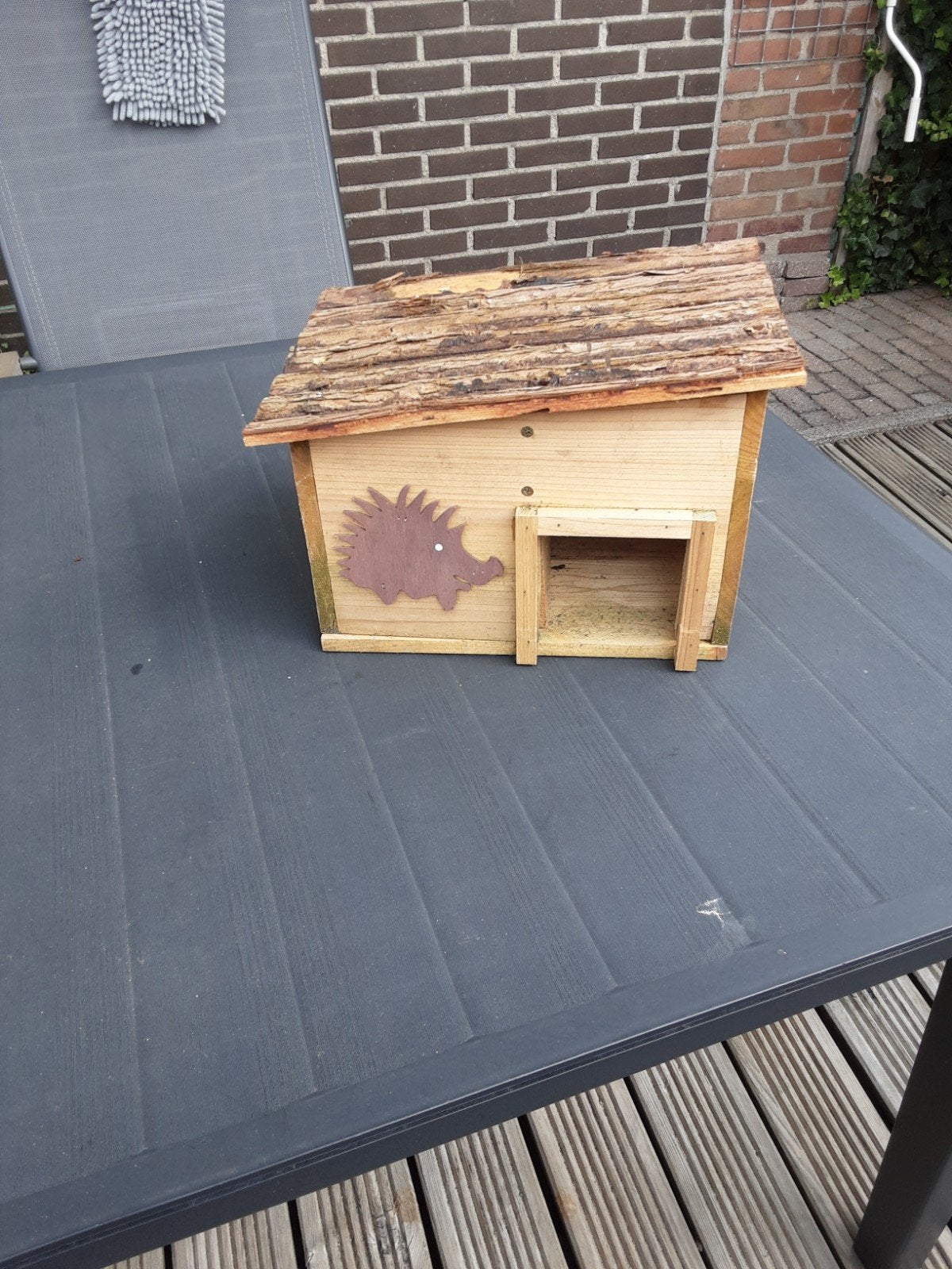 Te koopaangeboden egelhuis, Ophalen, Zo goed als nieuw, Minder dan 75 cm, Hok