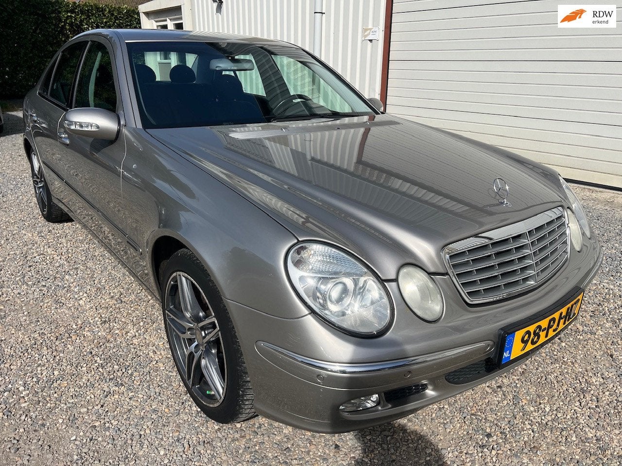 Mercedes-Benz E-klasse 200 K. Elegance AUTOMAAT.CLIMA.NAP.ZG, Auto's, Automaat, Gebruikt, 4 cilinders, 1505 kg