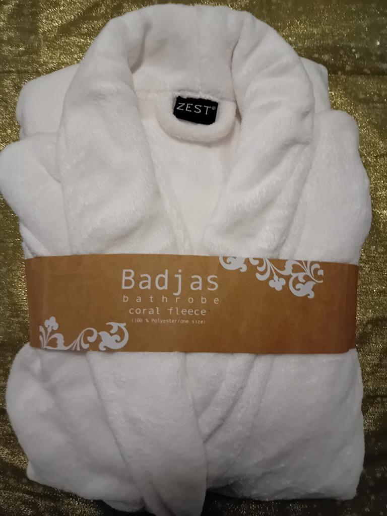 Zest badjas wit . Heerlijk warm en zacht. Nieuw!, Ophalen, Nieuw, Wit