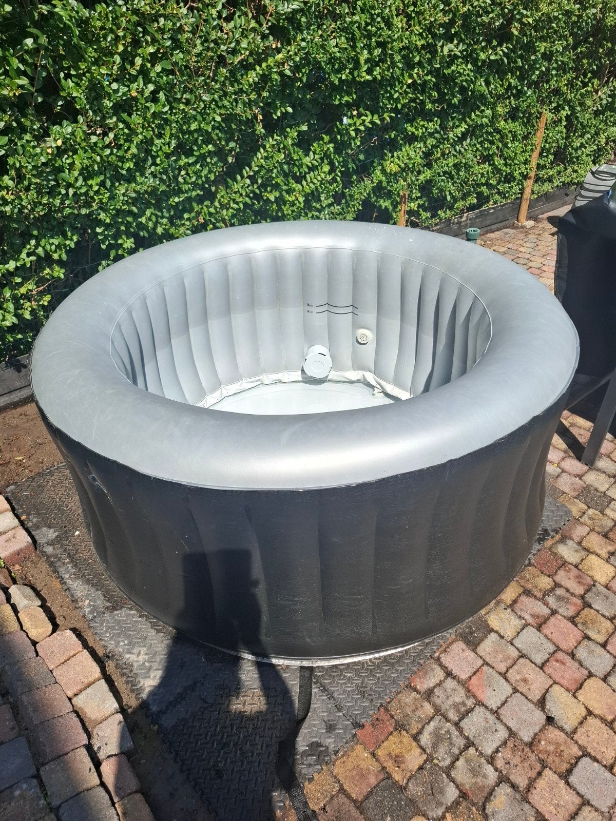 Opblaasbare jacuzzi met accessoires - Zo goed als nieuw, Ophalen of Verzenden, Zo goed als nieuw, Afdekzeil, Opblaasbaar