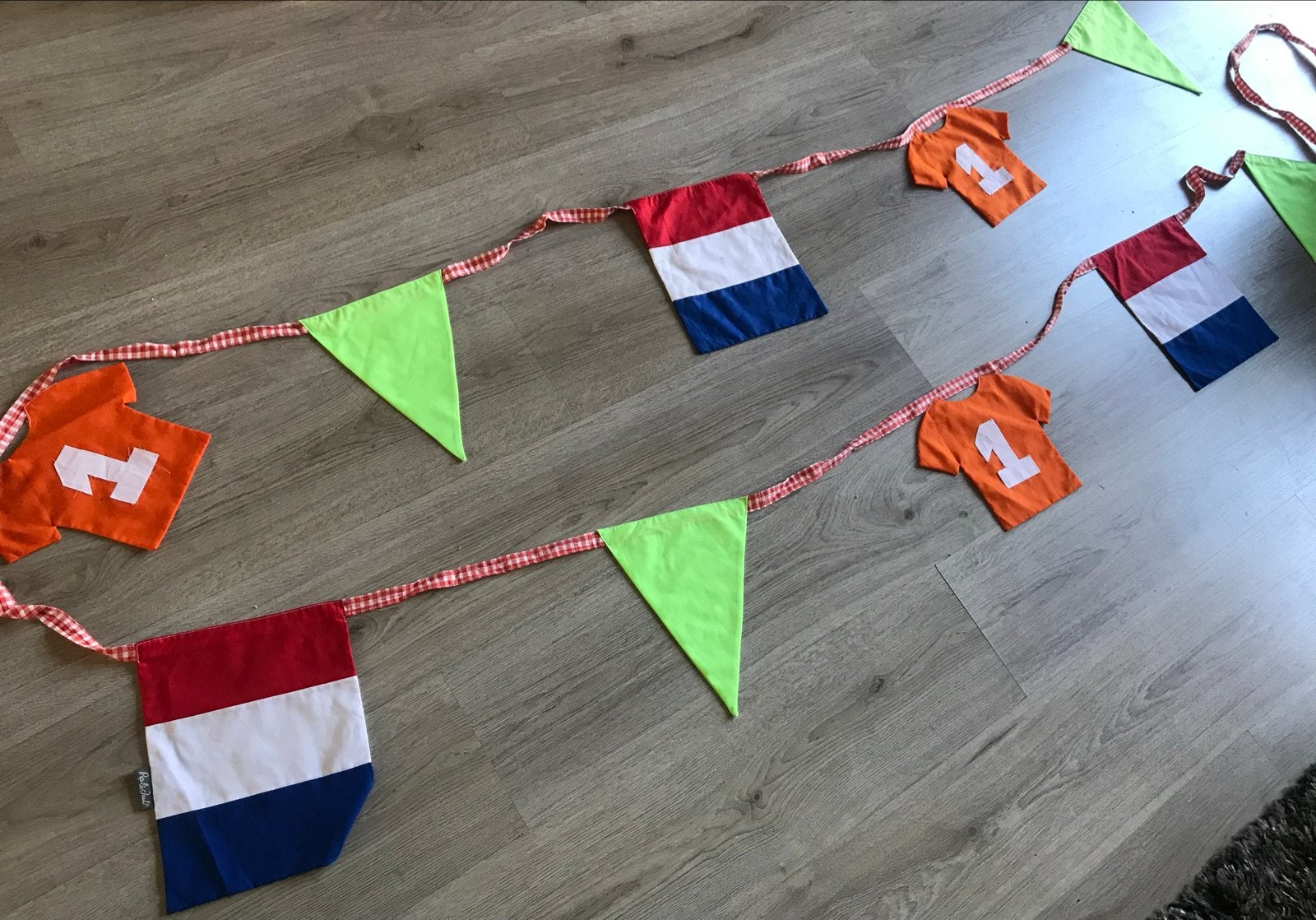 Stoffen Verjaardagsslinger Oranje Shirts en Vlaggetjes, Hobby en Vrije tijd, Feestartikelen, Ophalen of Verzenden, Zo goed als nieuw