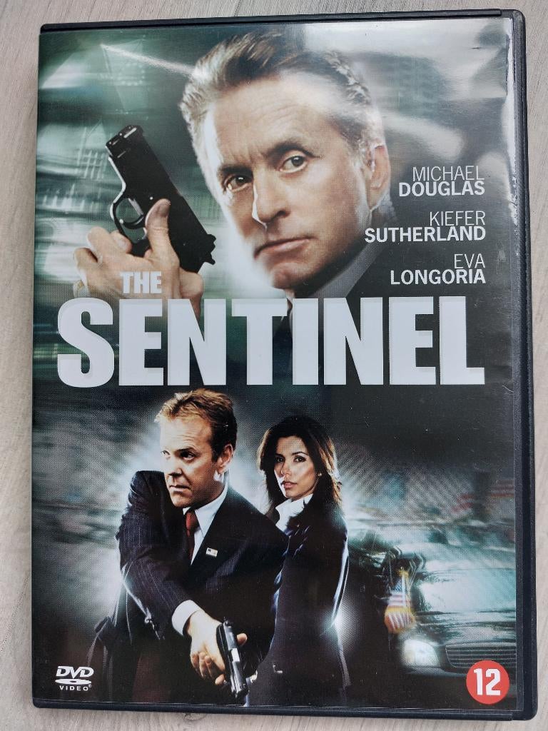 DVD The Sentinel (2006) Michael Douglas, Kiefer Sutherland, Vanaf 16 jaar, Ophalen, Zo goed als nieuw, Actiethriller