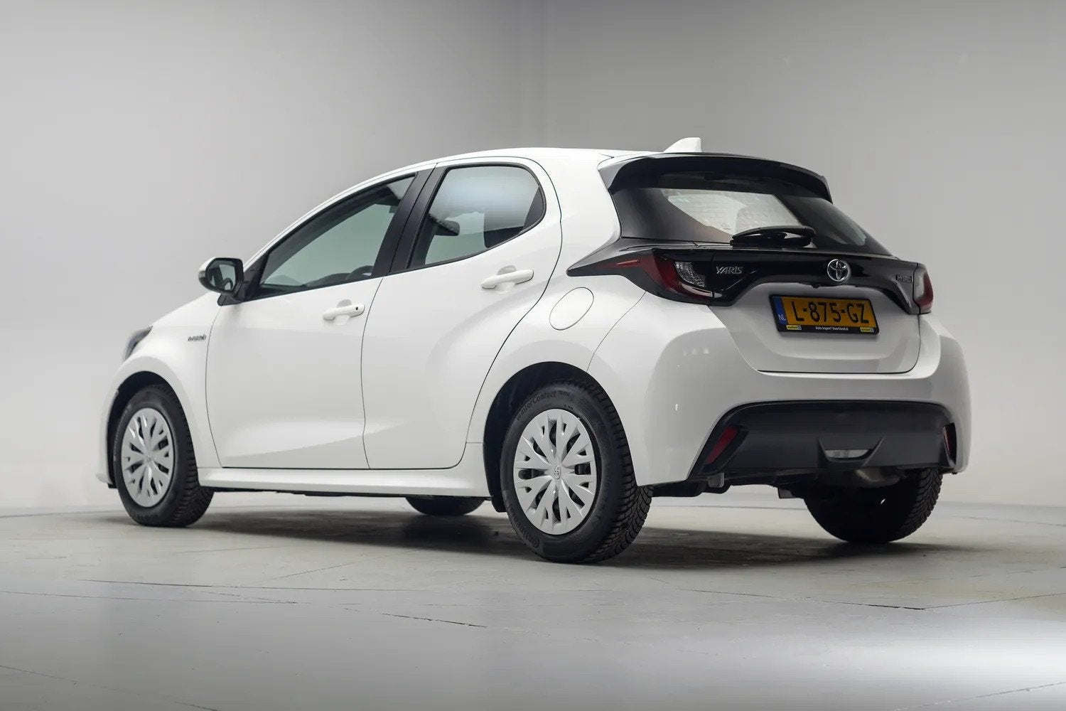 Toyota Yaris 1.5 Hybrid Active Aut. [ Navi Apple/Android Cam, Auto's, Automaat, Gebruikt, 450 kg, Bedrijf