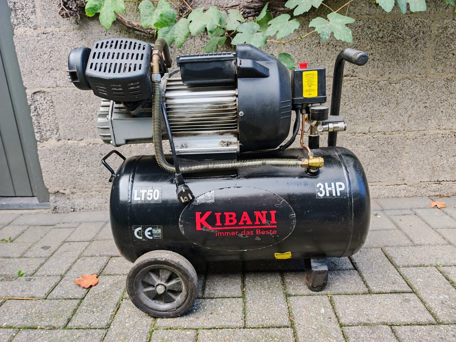 Kibani 3HP 50L 2-cilinder compressor, Doe-het-zelf en Verbouw, 25 tot 100 liter, Ophalen, Gebruikt, 200 tot 400 liter/min