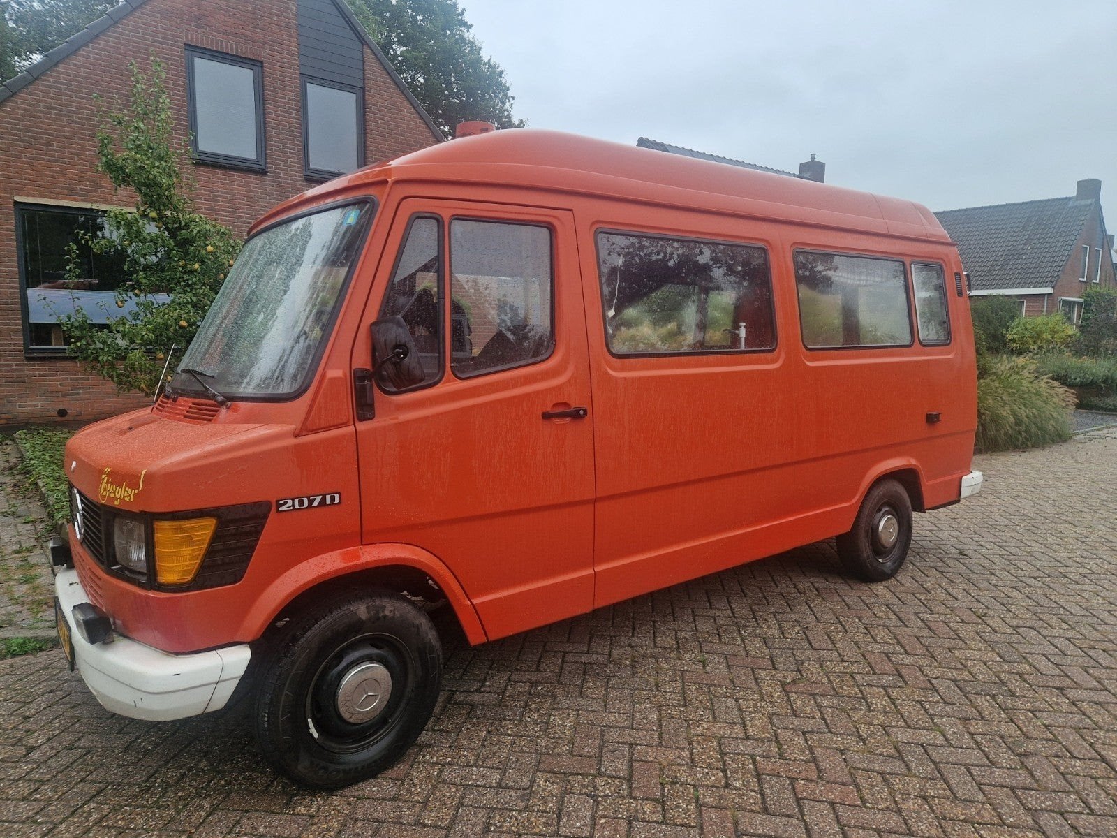 Mercedes  207D  belastingvrij, Particulier, Buscamper of Camperbus, Mercedes-Benz