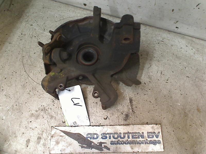 Fusee Links Voor Seat Ibiza ST (6J8) (2010-04/2015-05), Auto-onderdelen, Service@seat.de, Seat, Seat Deutschland GmbH, Gebruikt