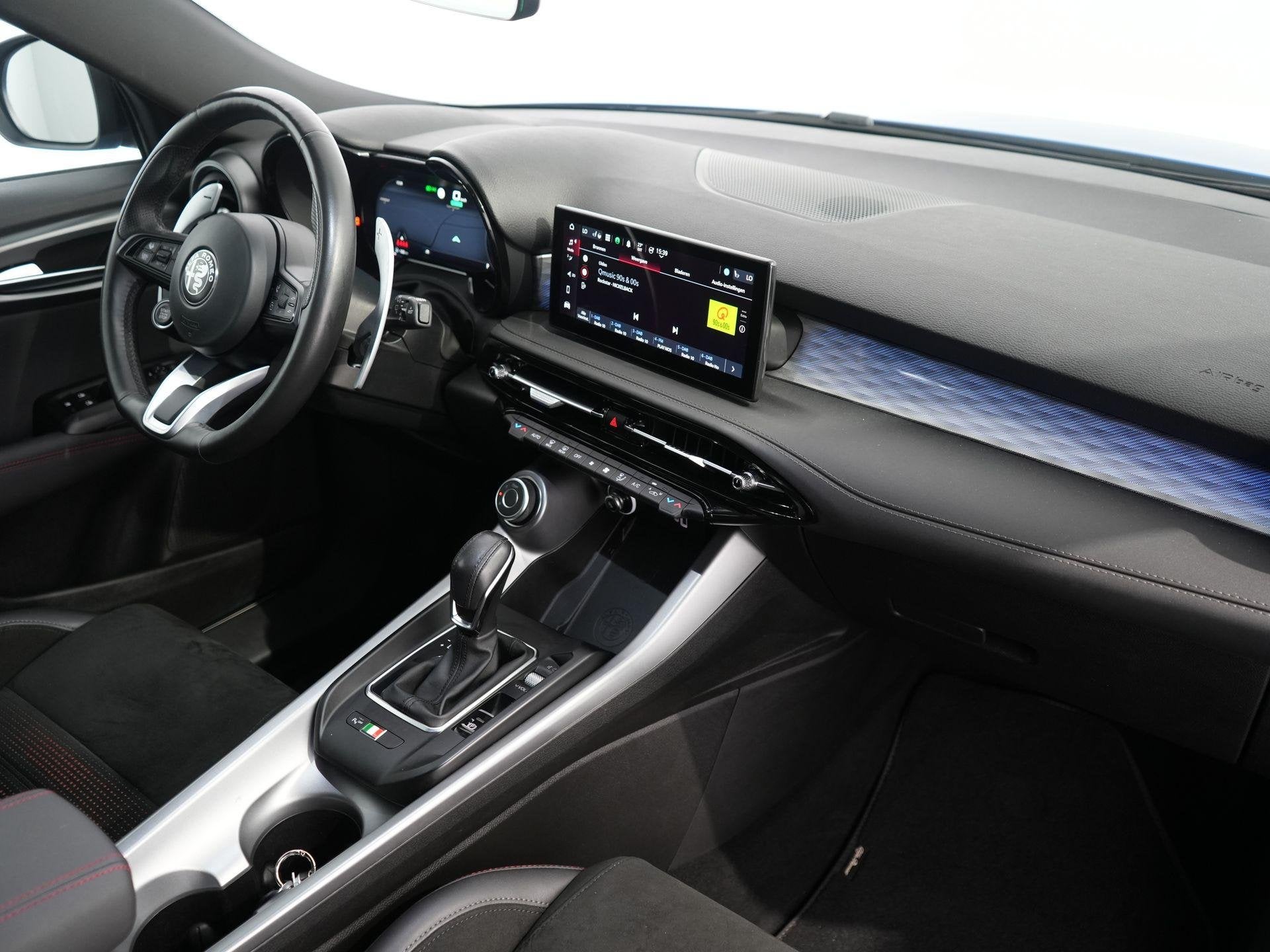 Alfa Romeo Tonale 1.5T Hybrid Edizione Speciale 20inch | Car, Euro 6, 4 cilinders, 700 kg, Blauw