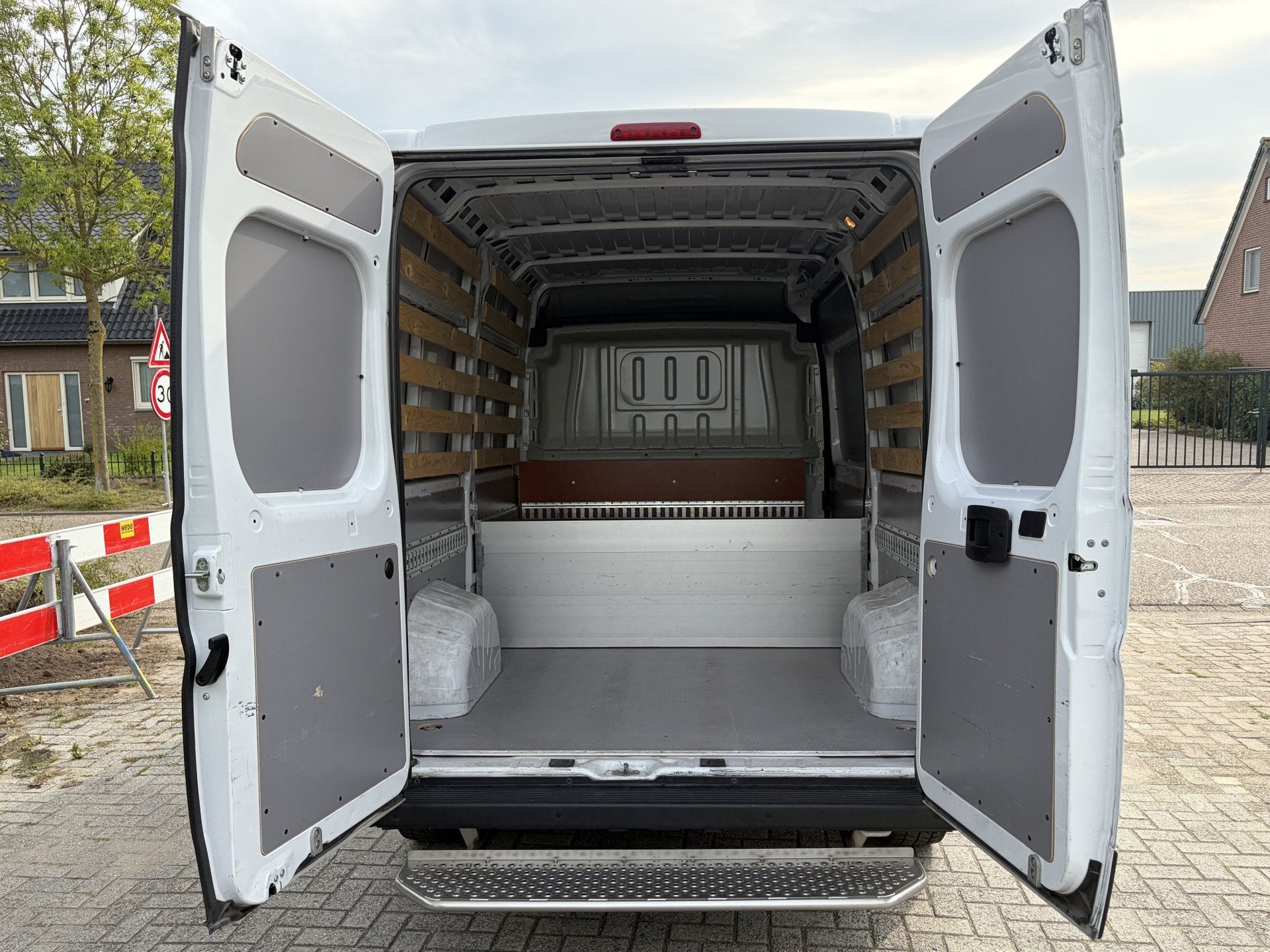 Fiat Ducato 35 2.2 MultiJet 140PK E6 Automaat L2H2 ✓ 3-zit, Auto's, Dealer onderhouden, Stof, Gebruikt, 4 cilinders