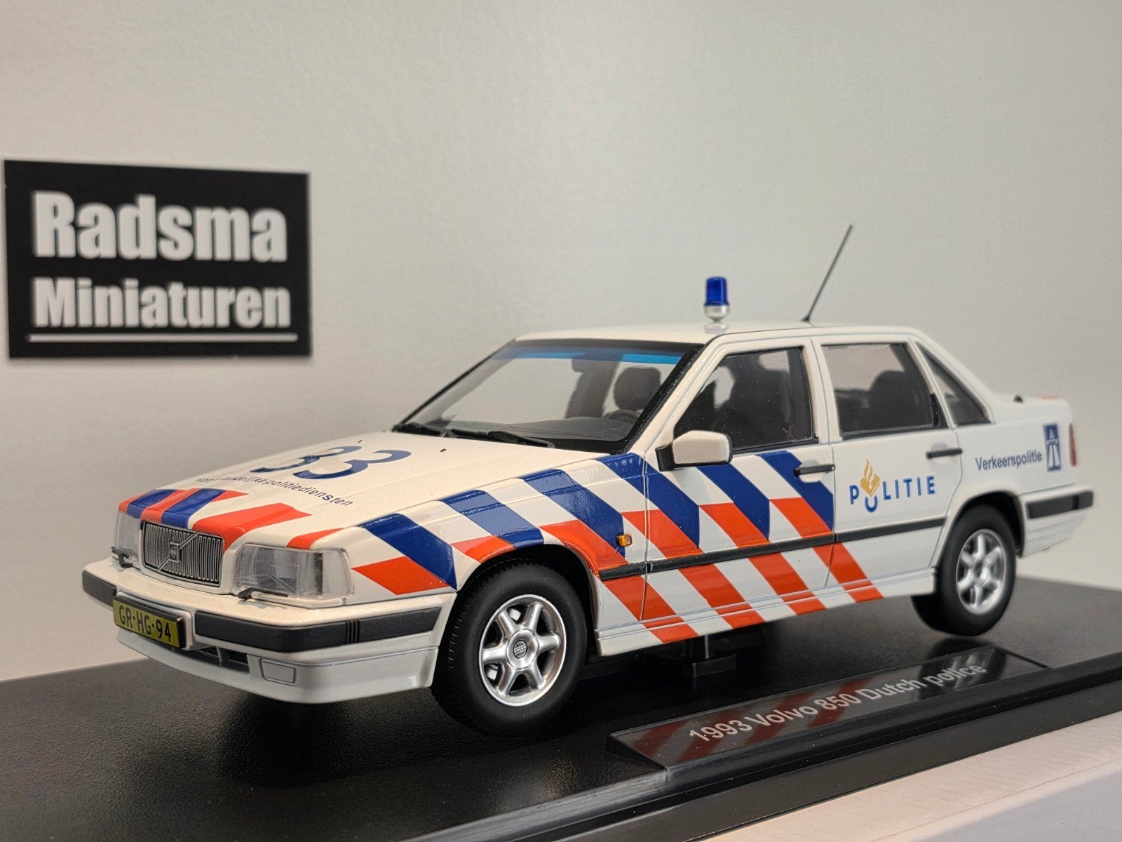 Volvo 850 1993 " Nederlandse Politie " 1:18 Triple9, Overige merken, Auto, Triple9, Ophalen of Verzenden