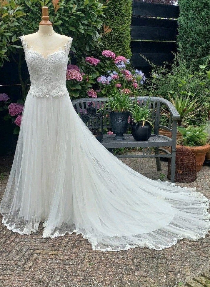 Prachtige Modeca Trouwjurk met Kant en Tule Sleep mt 38, Trouwjurk, Overige kleuren, Ophalen of Verzenden, Zo goed als nieuw