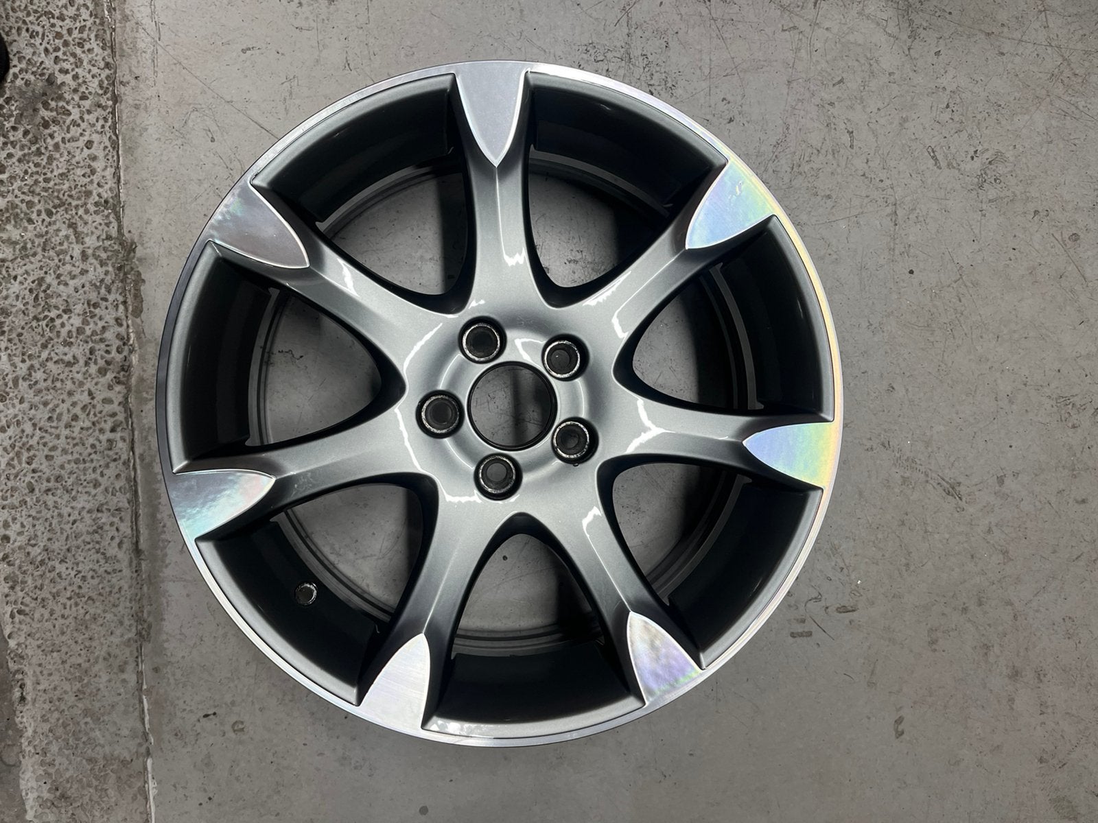 2x Fortuna Volvo velgen origineel 18 inch 350 per stuk, Ophalen, 255 mm, Banden en Velgen, 20 inch