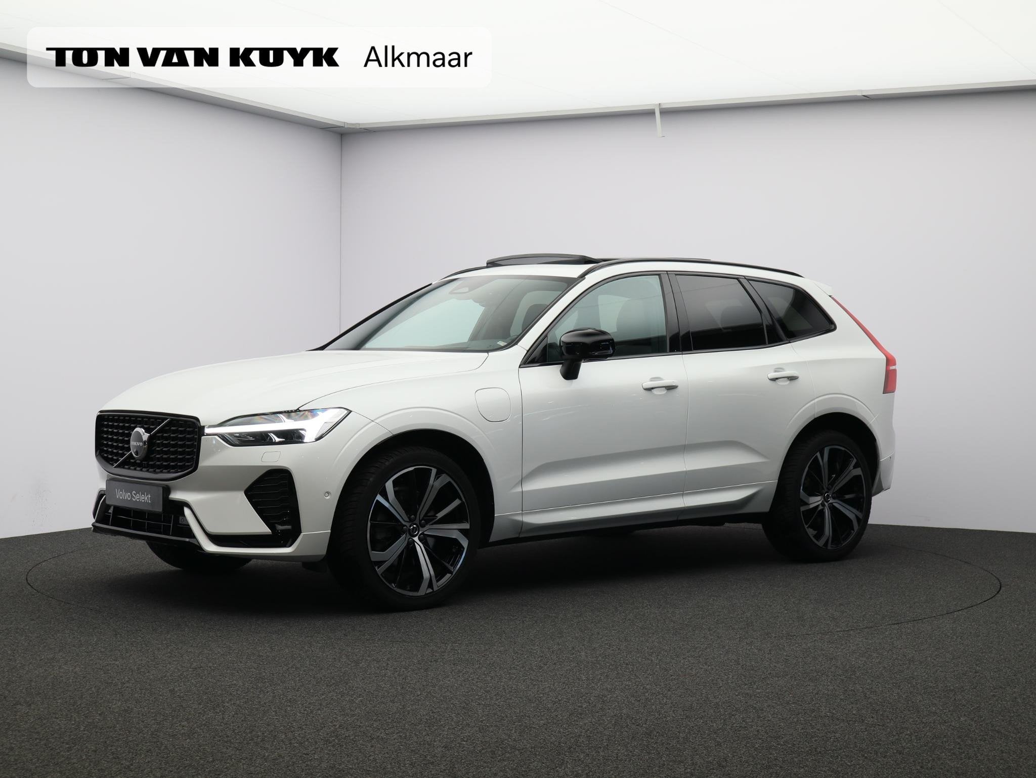 Volvo XC60 T6 AWD Plug-in hybrid Ultra Dark Automaat / Panor
