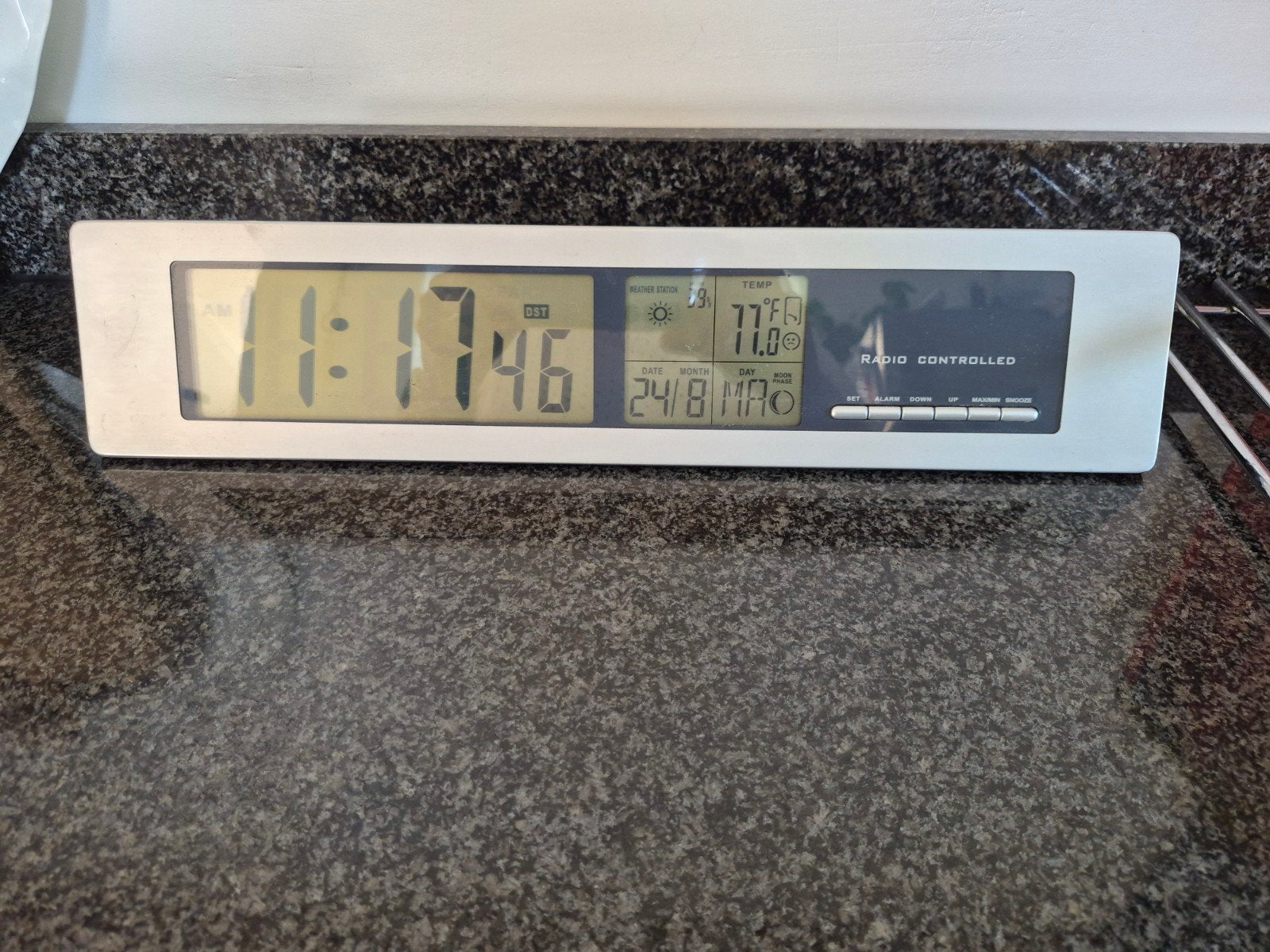 Grote Digitale Thermometer Klok Datum - Staand & Ophangbaar, Ophalen of Verzenden, Zo goed als nieuw