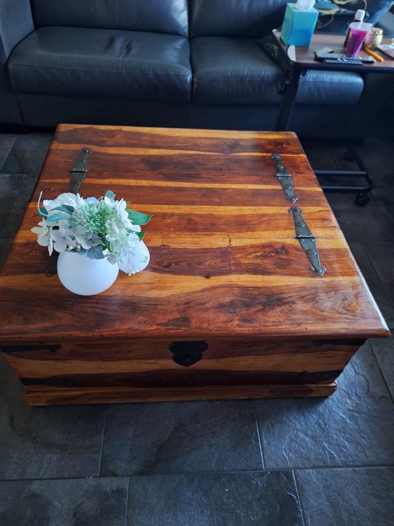 Dekenkist of salontafel van  massief hout, Huis en Inrichting, Ophalen, Gebruikt, 100 tot 150 cm, 50 tot 100 cm