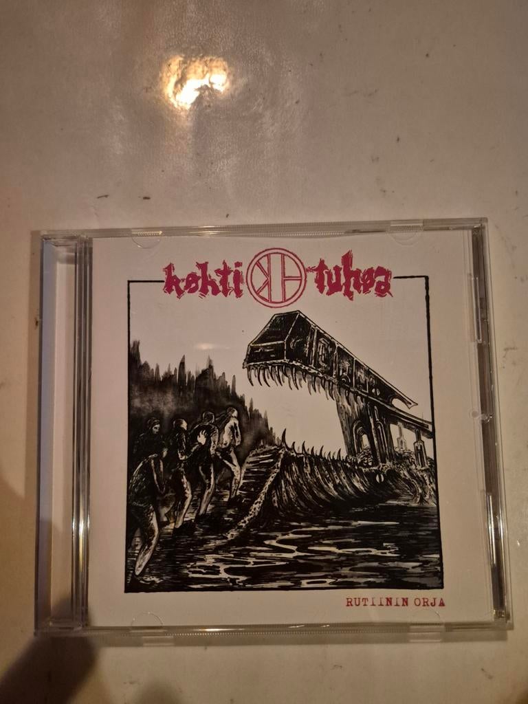 Kohti Tuhoa - Rutiinin Orja. Cd. 2016, Ophalen of Verzenden, Gebruikt