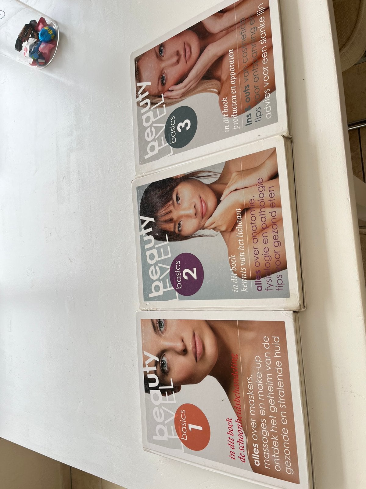 Te koop beauty level boeken, Ophalen of Verzenden, Gebruikt, Overige typen