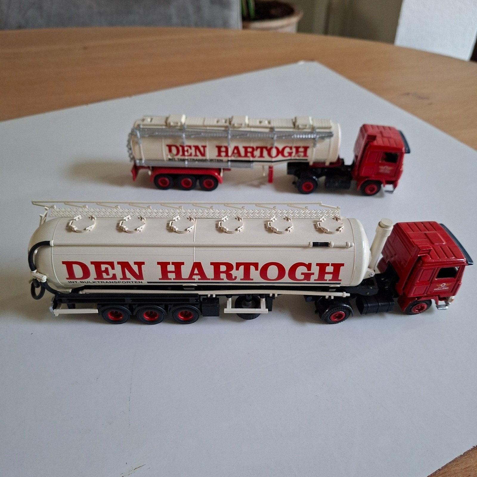 2x Tekno Den Hartogh Bulkwagen en Tankwagen, Ophalen of Verzenden, Gebruikt, Bus of Vrachtwagen