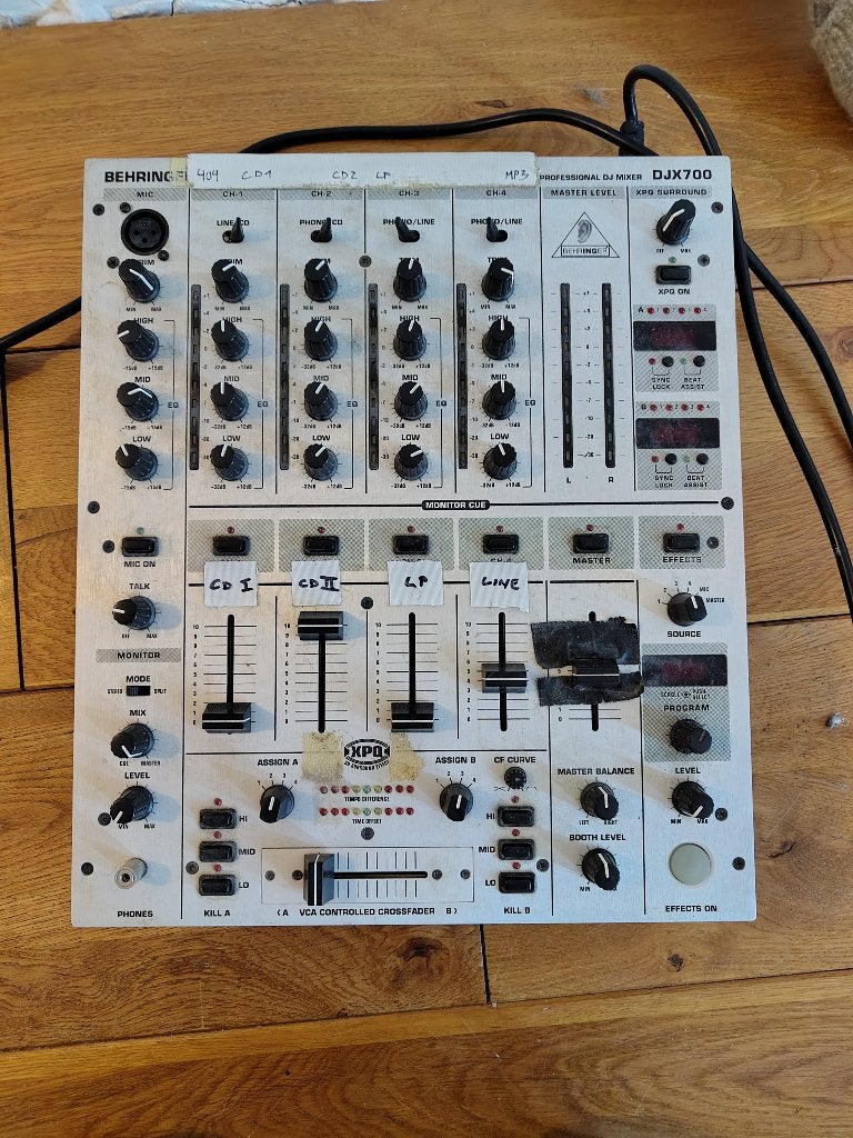 Mengpaneel Behringer DJX700, Ophalen, Gebruikt, 5 tot 10 kanalen, Microfooningang