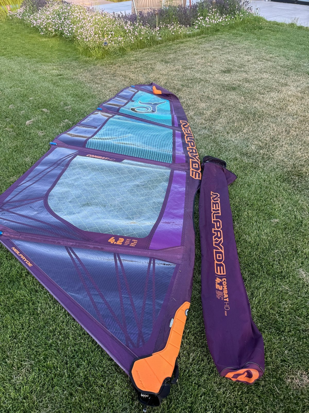 NeilPryde Combat HD 4.2m² windsurfzeil, Watersport en Boten, Windsurfen, 3.5 tot 5 m², Ophalen of Verzenden, Zo goed als nieuw