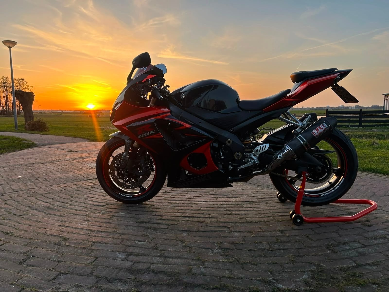 Suzuki GSX-R Sportmotor - Rood/Zwart, Sportuitlaat, 4 cilinders, Motorrijbewijs A, Sport