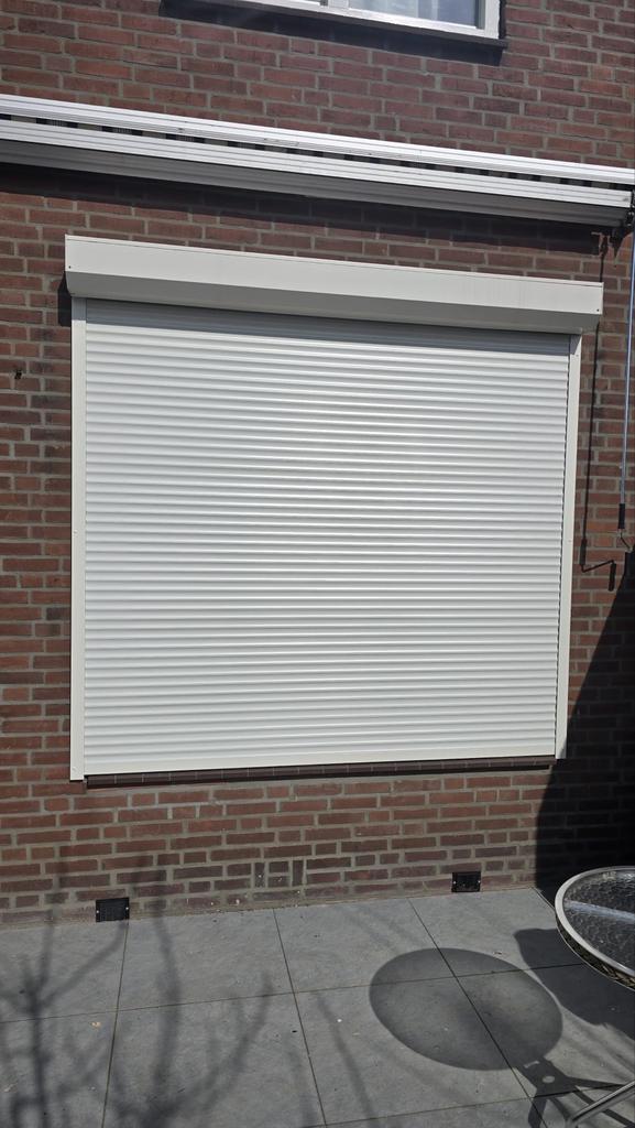 Drie elektrische aluminium rolluiken, Ophalen, Gebruikt, 200 cm of meer, Minder dan 100 cm