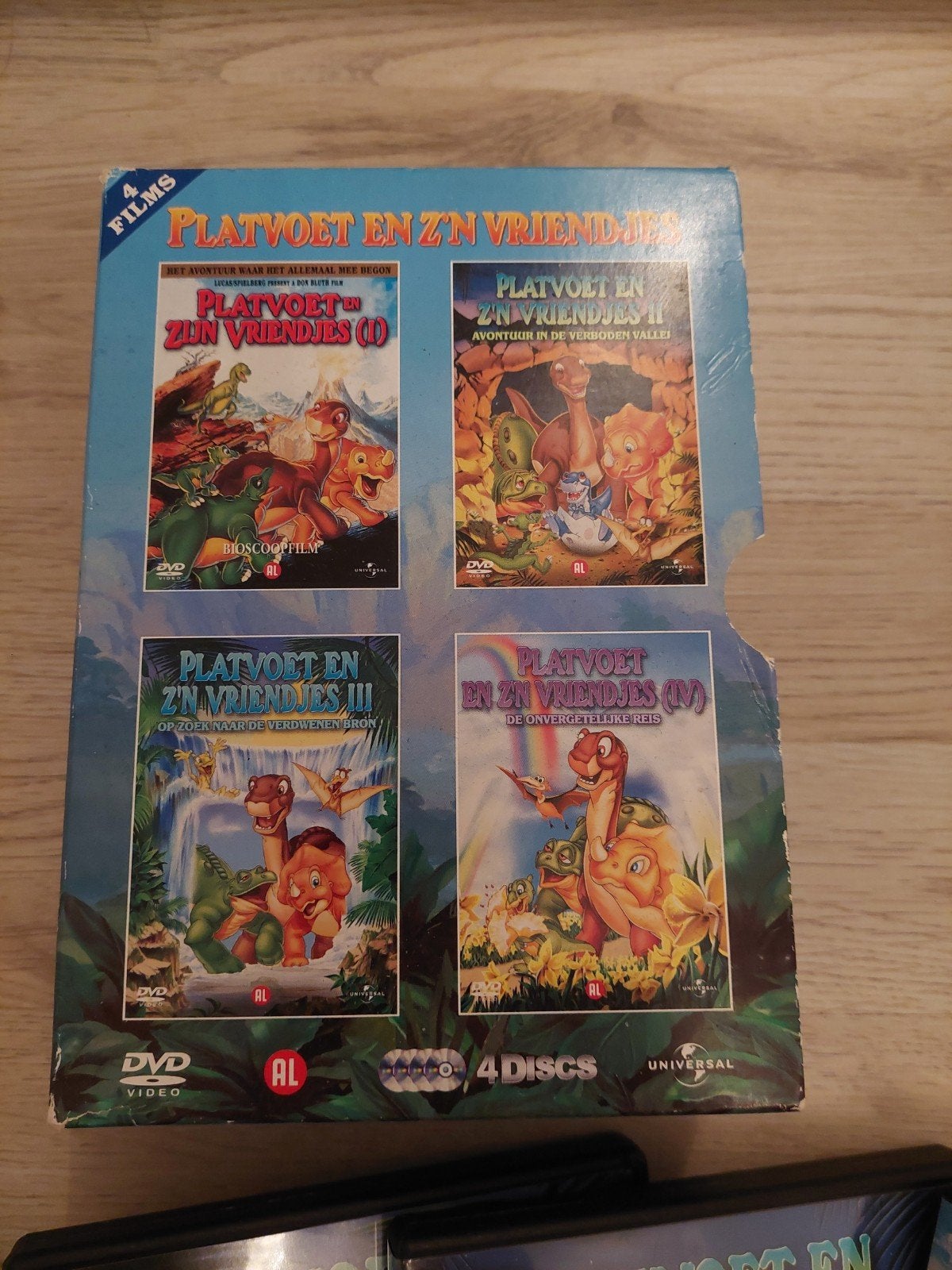 Dvd boxset Platvoet en zijn vriendjes deel 1 t/m 4, Cd's en Dvd's, Dvd's | Kinderen en Jeugd, Avontuur, Alle leeftijden, Boxset