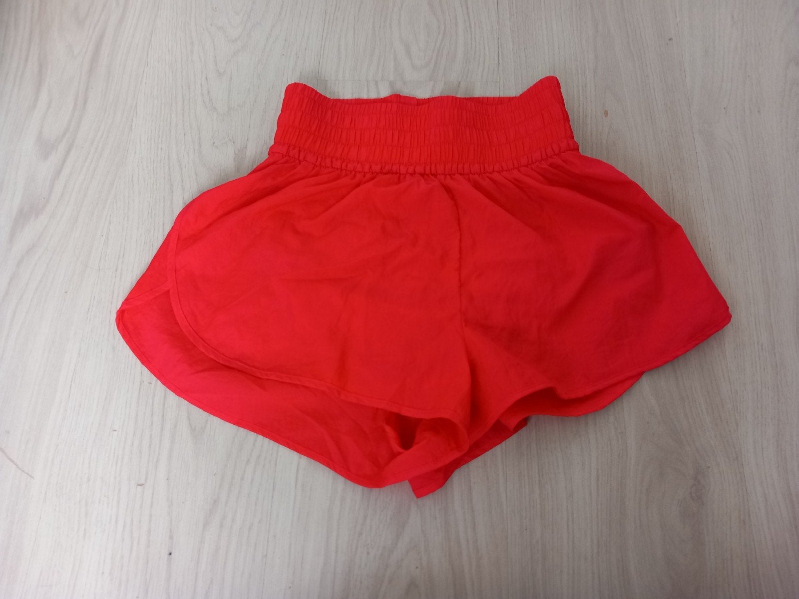 Rode sportshort - Waterafstotend & Winddicht, Kleding | Dames, Sportkleding, H&M, Nieuw, Ophalen of Verzenden, Hardlopen of Fietsen