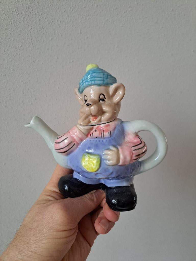 Beer met muts theepot, porselein 15x8x16cm, Ophalen of Verzenden, Zo goed als nieuw