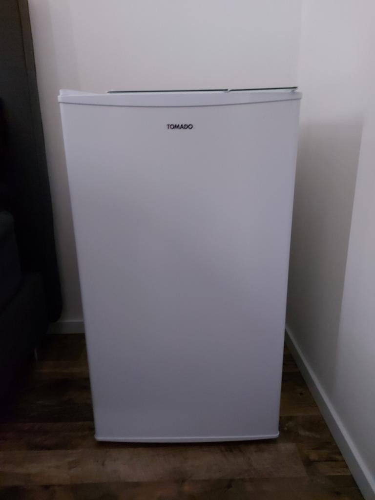 Tomado Koolkast - Compacte Koelkast met Vriesvak, Ophalen, Gebruikt, Minder dan 75 liter, Met vriesvak