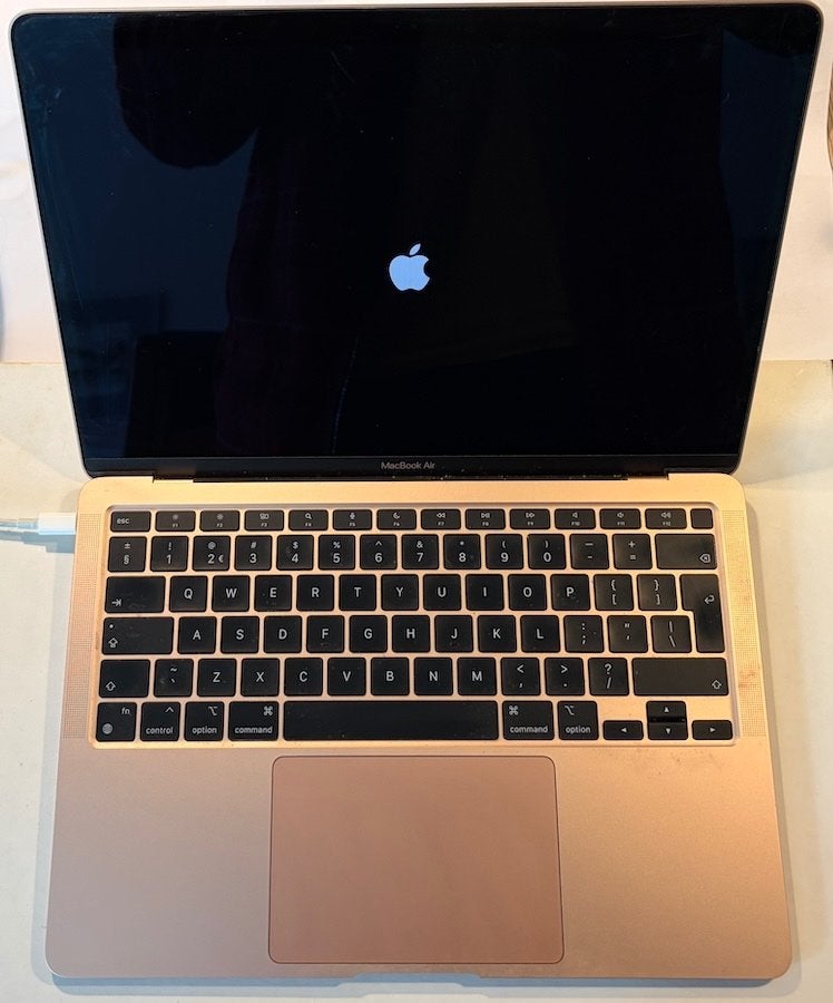 KOOPJE: MacBook Air M1, 8gb, 512gb, Tahoe, 13", kleur goud, Computers en Software, Apple Macbooks, Gebruikt, Qwerty, 8 GB, 13 inch