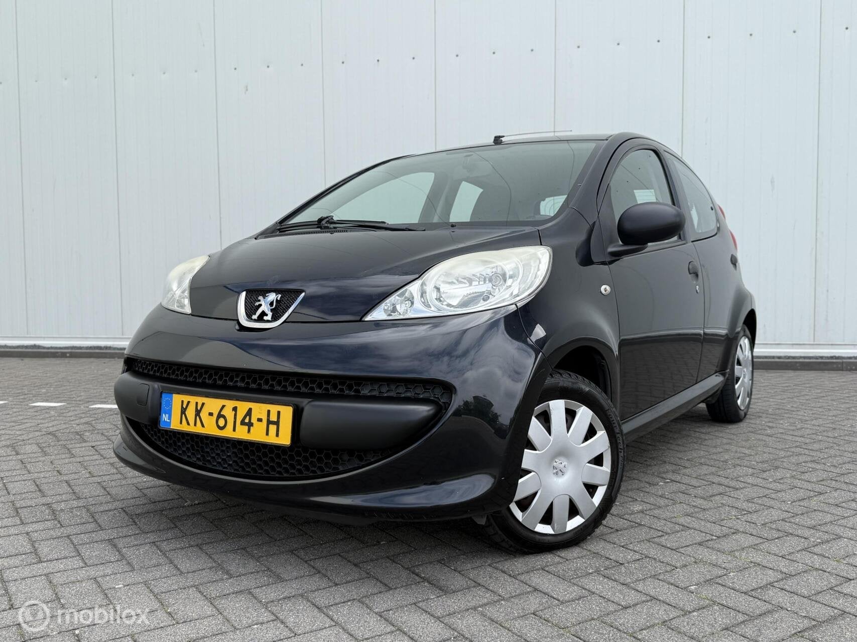 Peugeot 107 1.0-12V XR Carplay Airco 5 Deurs Creme Interieur, Auto's, Voorwielaandrijving, Gebruikt, 4 stoelen, Bedrijf