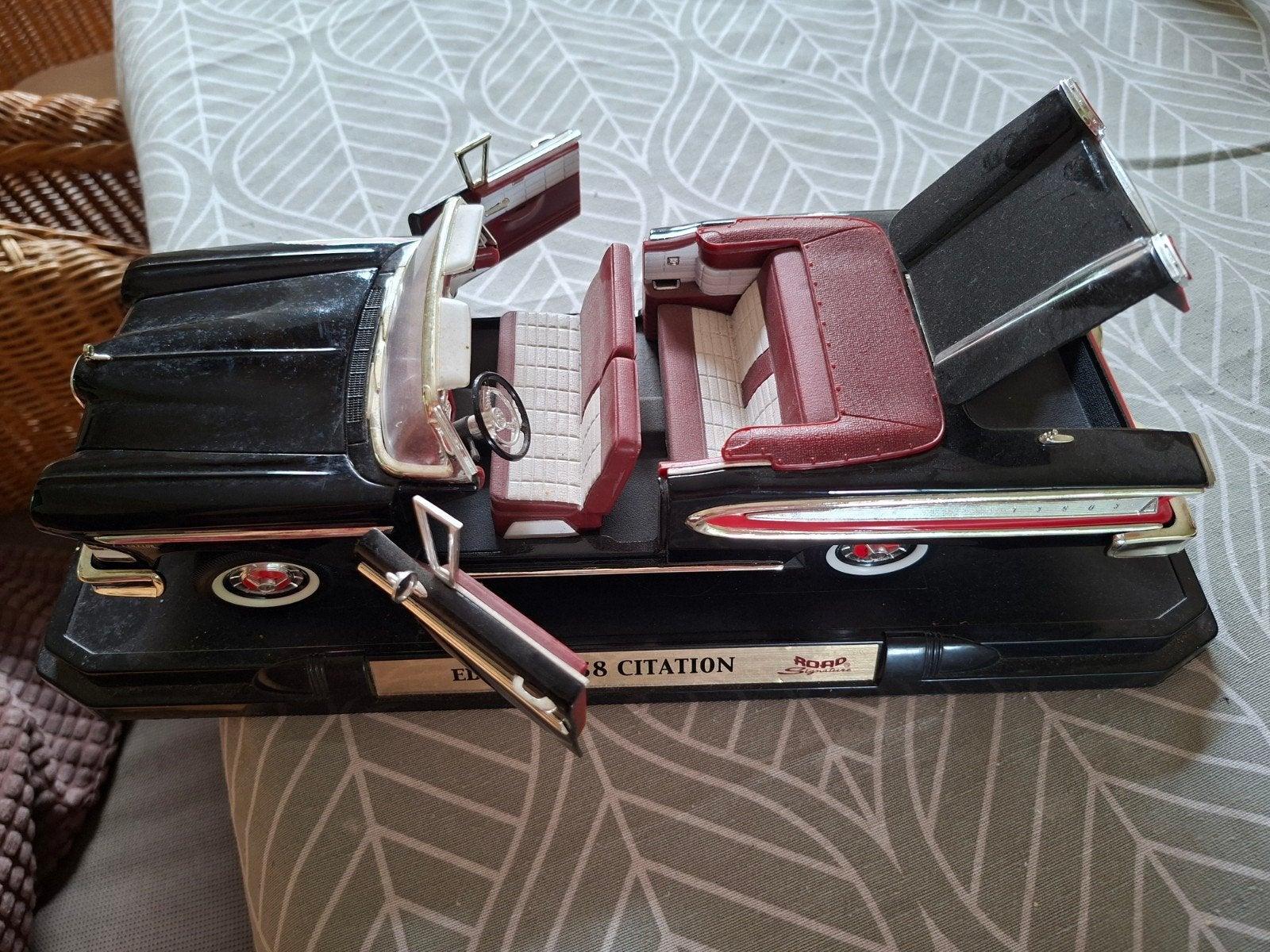 Edsel 1958 Citation Modelauto - Zwart/Rood, Hobby en Vrije tijd, Modelauto's | 1:43, Ophalen of Verzenden