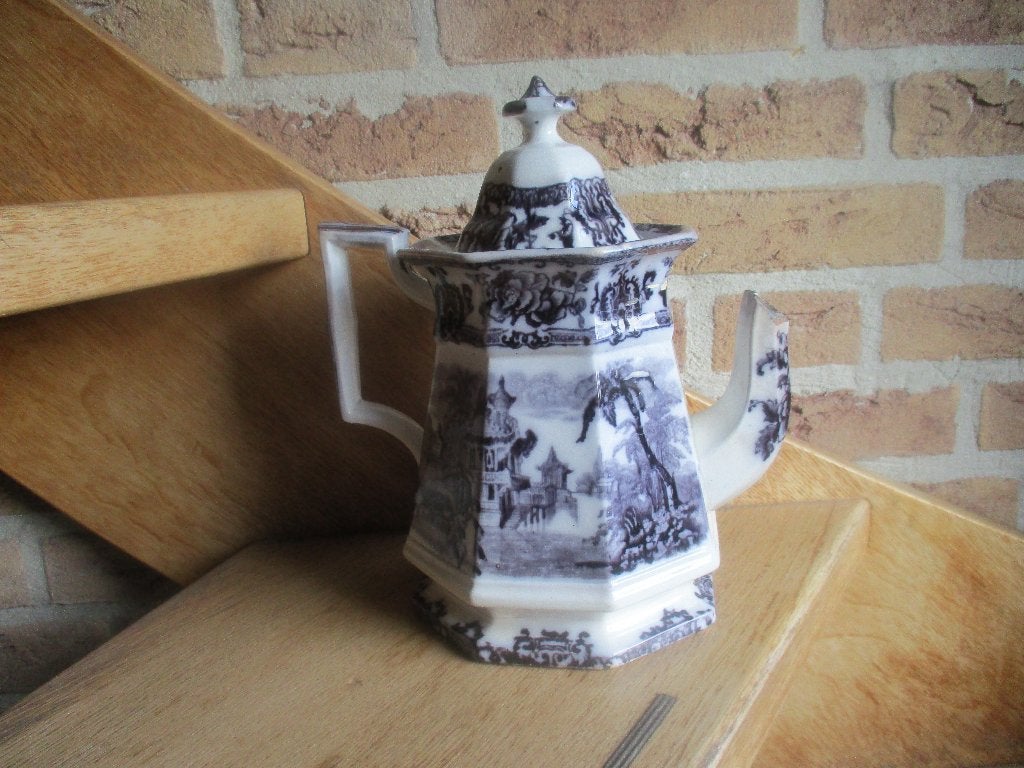 Paarse (vloeipaars) koffiepot Davenport Cyprus, Ophalen of Verzenden