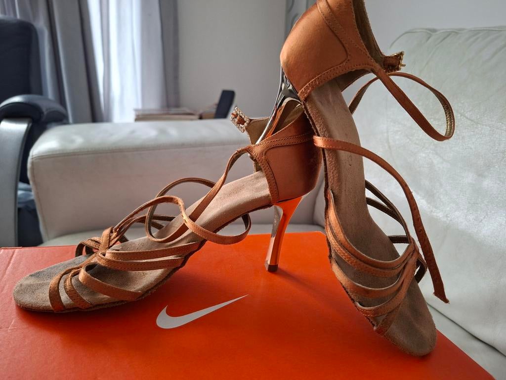 Dansschoenen maat 37, hakhoogte 8cm, Ophalen of Verzenden, Schoenen