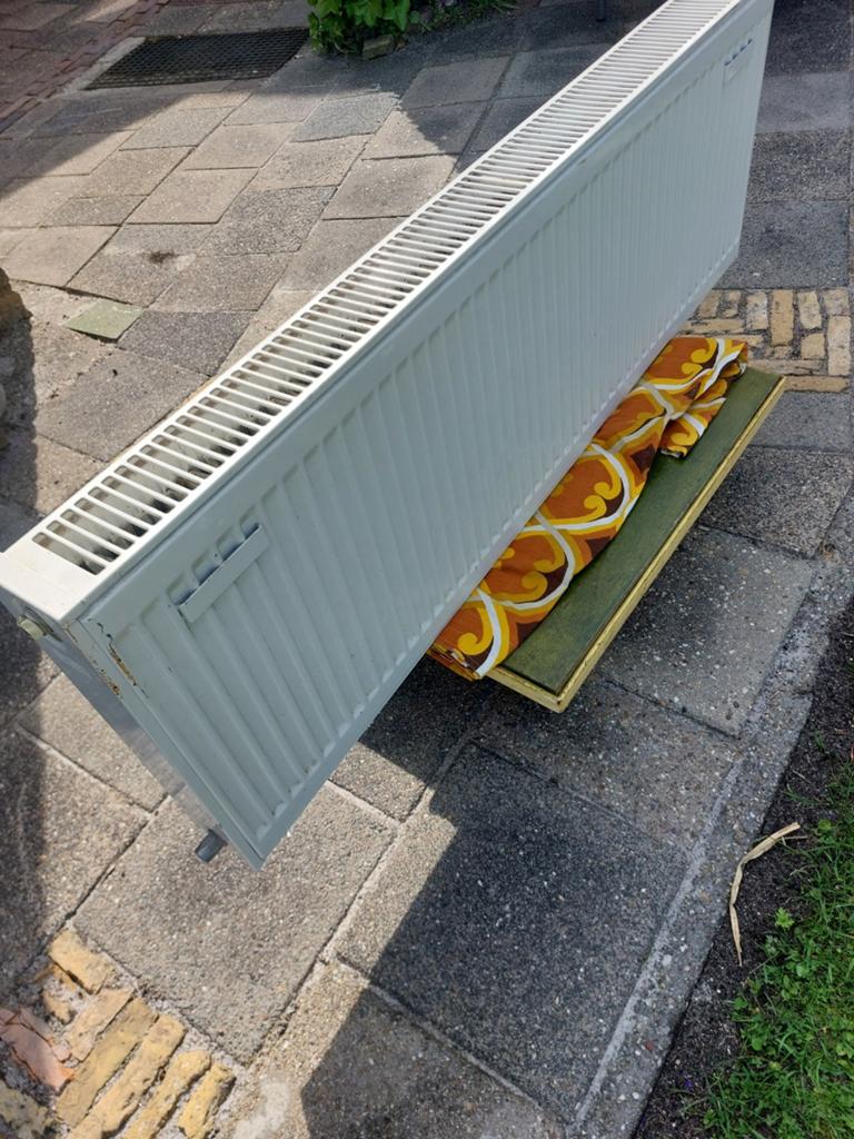 Twee radiatoren wit., Doe-het-zelf en Verbouw, Verwarming en Radiatoren, Ophalen, 30 tot 80 cm, Gebruikt, Radiator