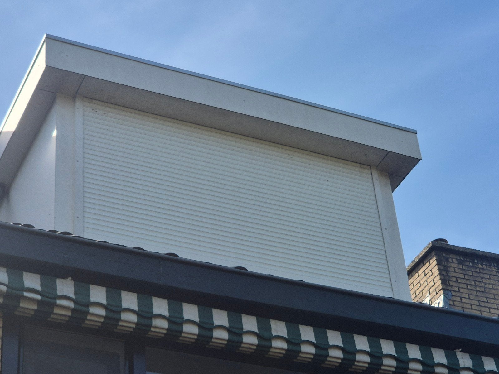 Elektrisch rolluik 270x102 cm met Somfy bediening, Doe-het-zelf en Verbouw, Rolluiken, Ophalen, Gebruikt, 200 cm of meer, Elektrische bediening
