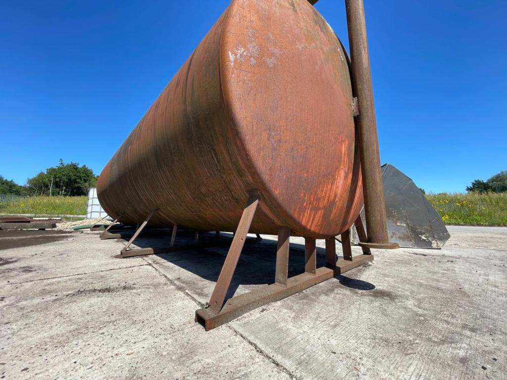 Grote tank +/- 15.000 liter binnenzijde is gecoat!, Tuin en Terras, Regentonnen, Gebruikt, Met kraantje, Ophalen of Verzenden